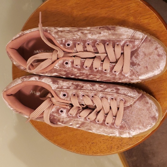 NWOT Misbehave Velvet Sneakers - Picture 4 of 5